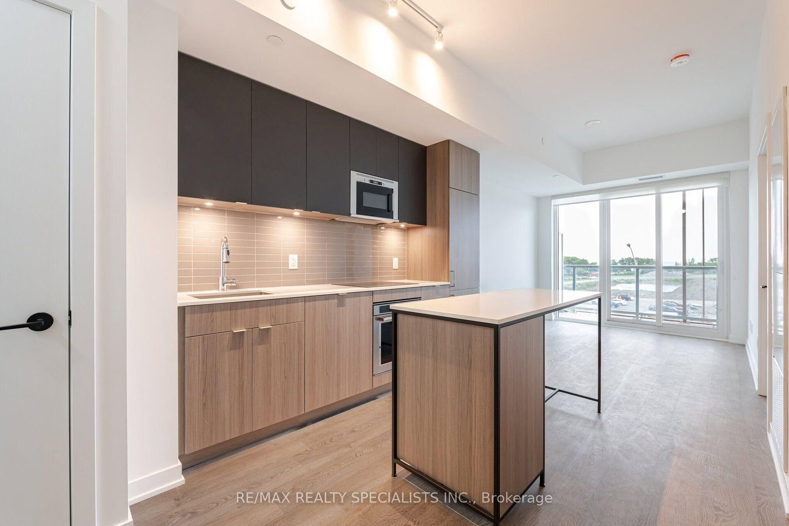 313-220 Missinnihe Way, Mississauga, view 13