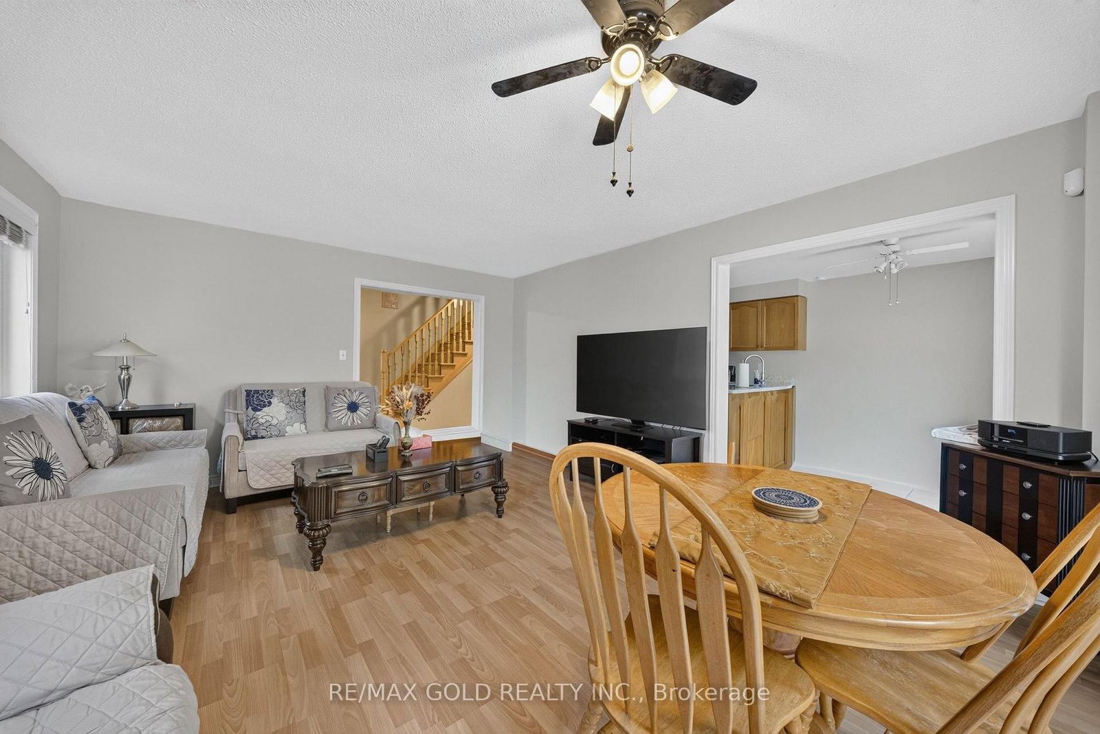 142 Pressed Brick Drive • Brampton, ON photo 5