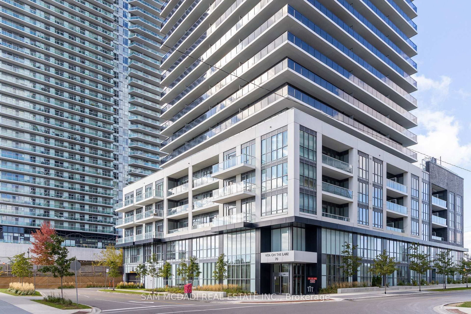70 Annie Craig Drive • #414 • Toronto, ON photo 27