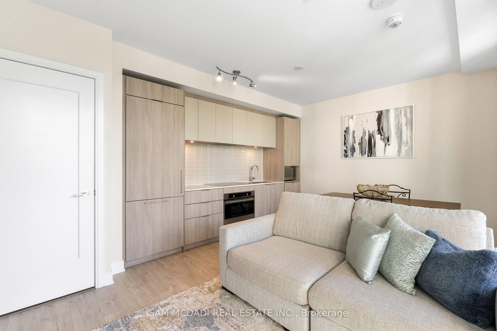 70 Annie Craig Drive • #414 • Toronto, ON photo 4