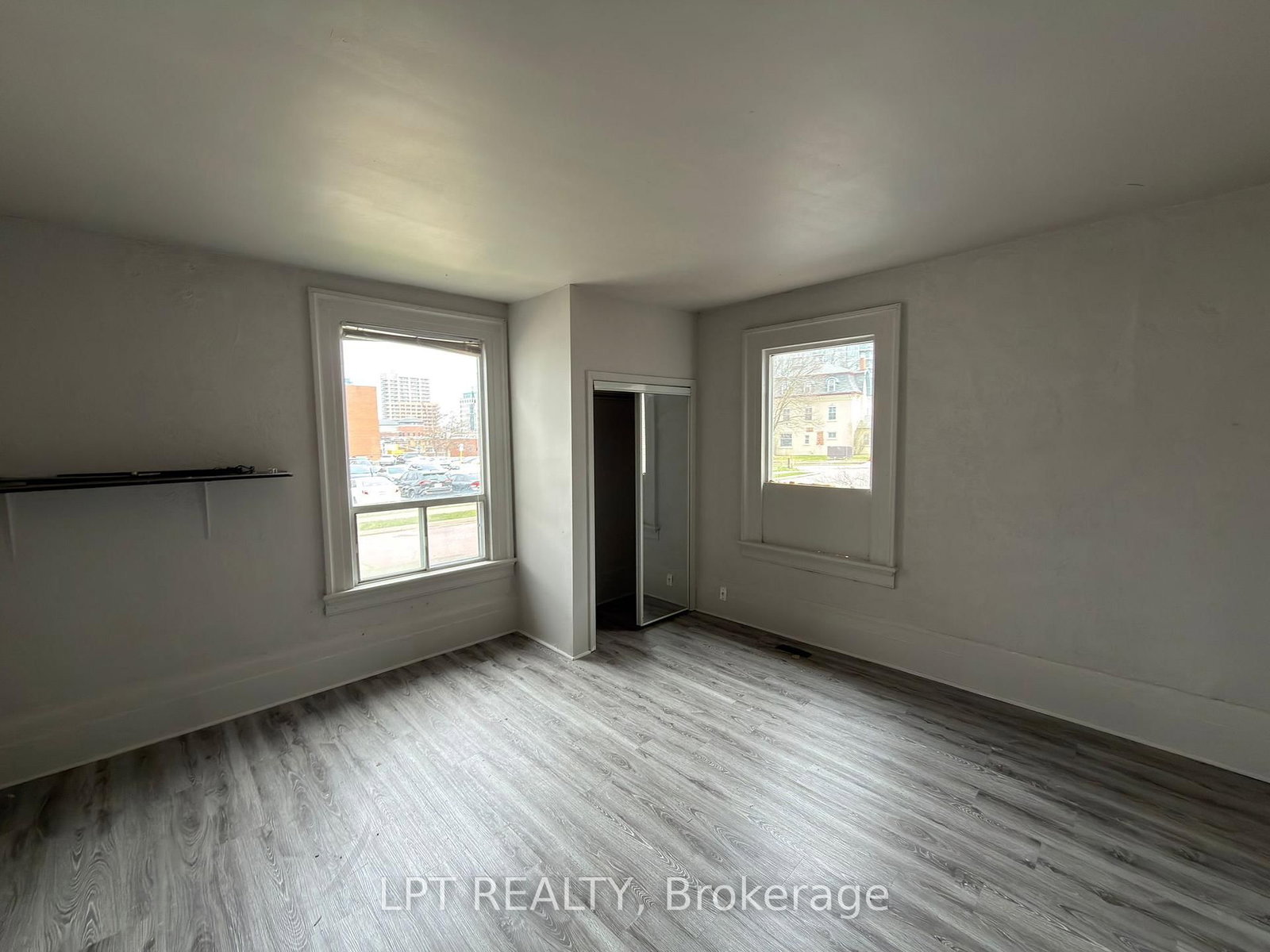 37 Elizabeth Street N, Brampton 5