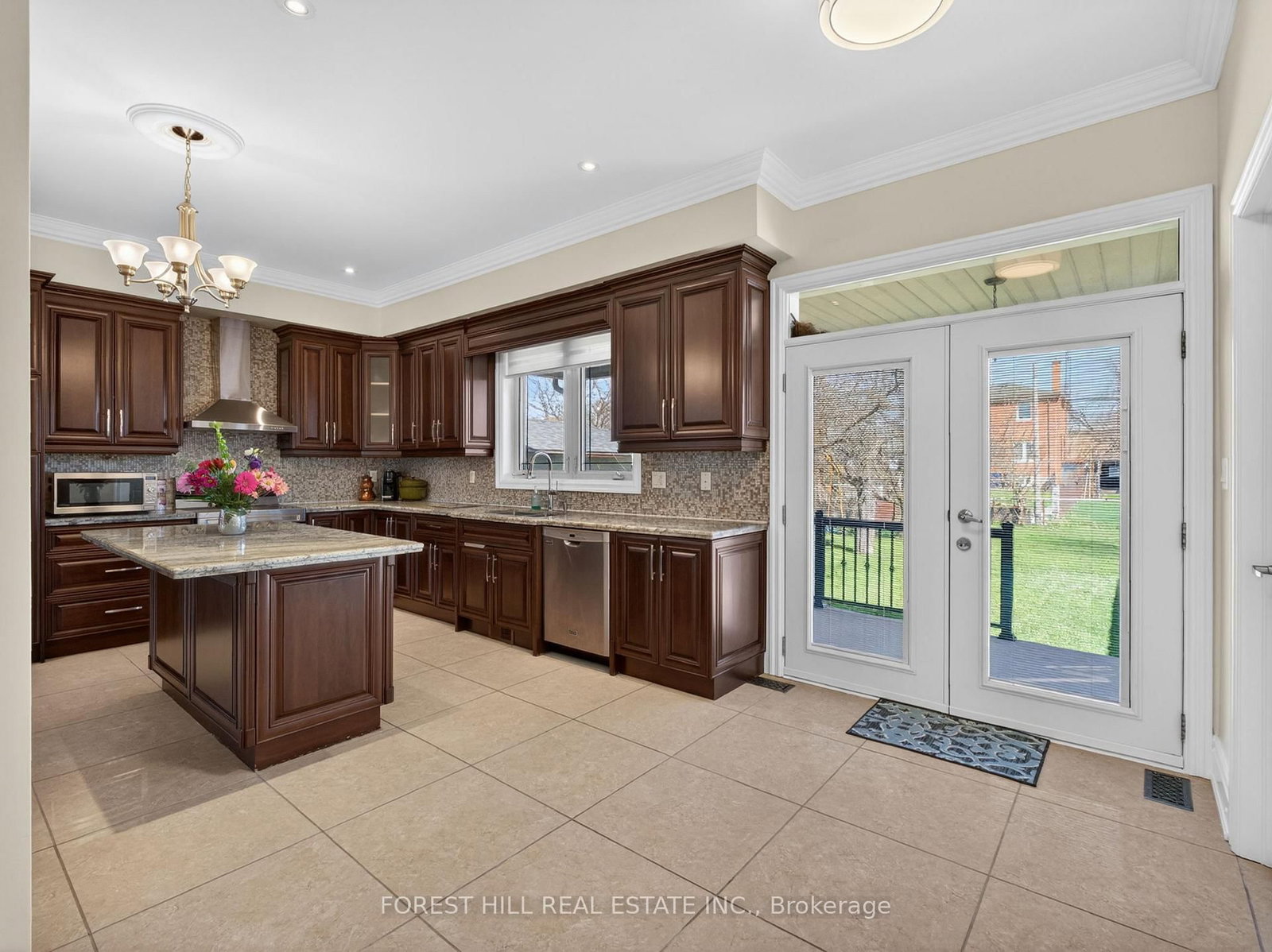 114 Regent Road • Toronto, ON photo 9