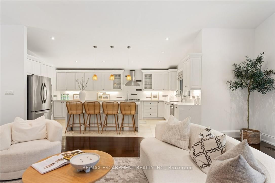 1063 Greenoaks Drive • Mississauga, ON photo 12