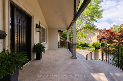 1063 Greenoaks Drive • Mississauga, ON photo 4