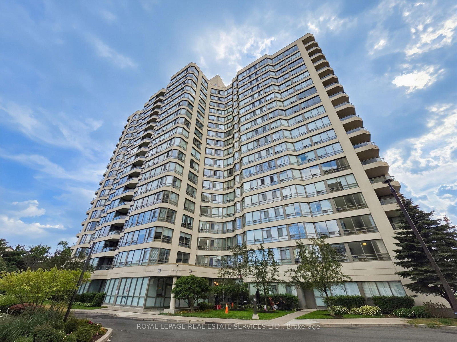 75 King Street E • #1212 • Mississauga, ON photo 1