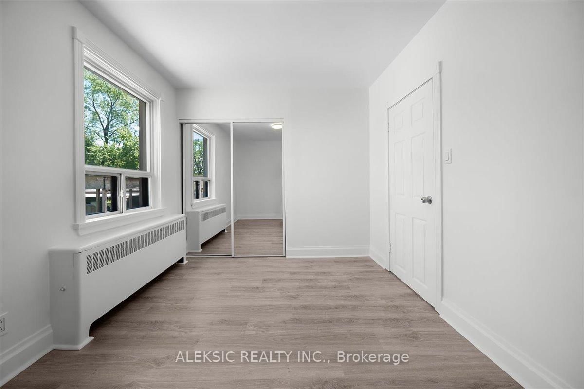 179 Thirtieth Street • Toronto, ON photo 17