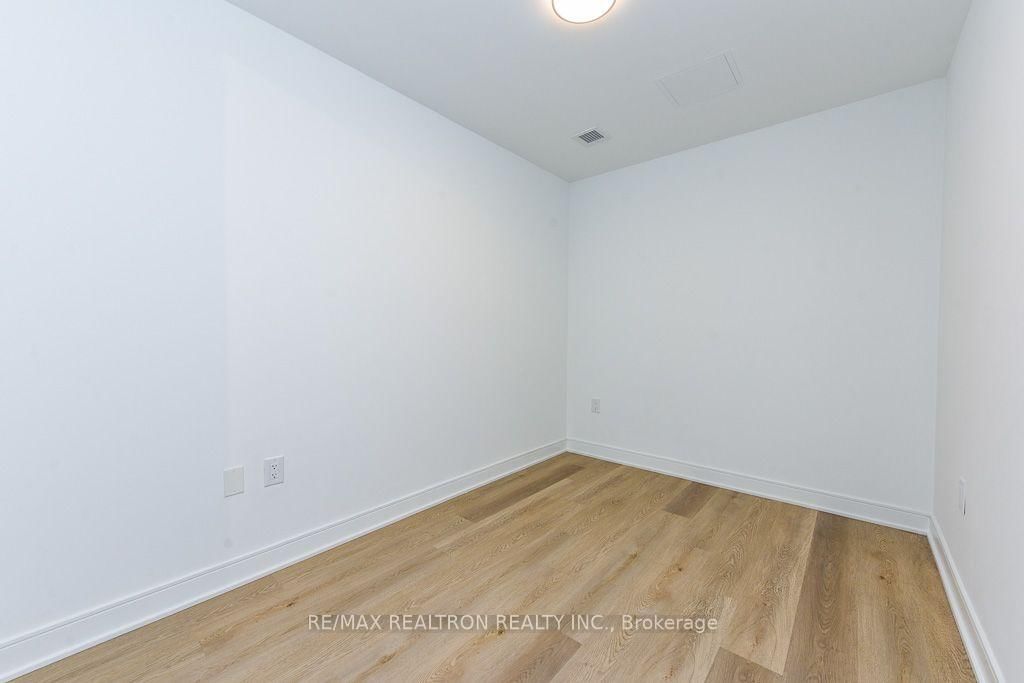 410-86 Dundas St, Mississauga, view 17