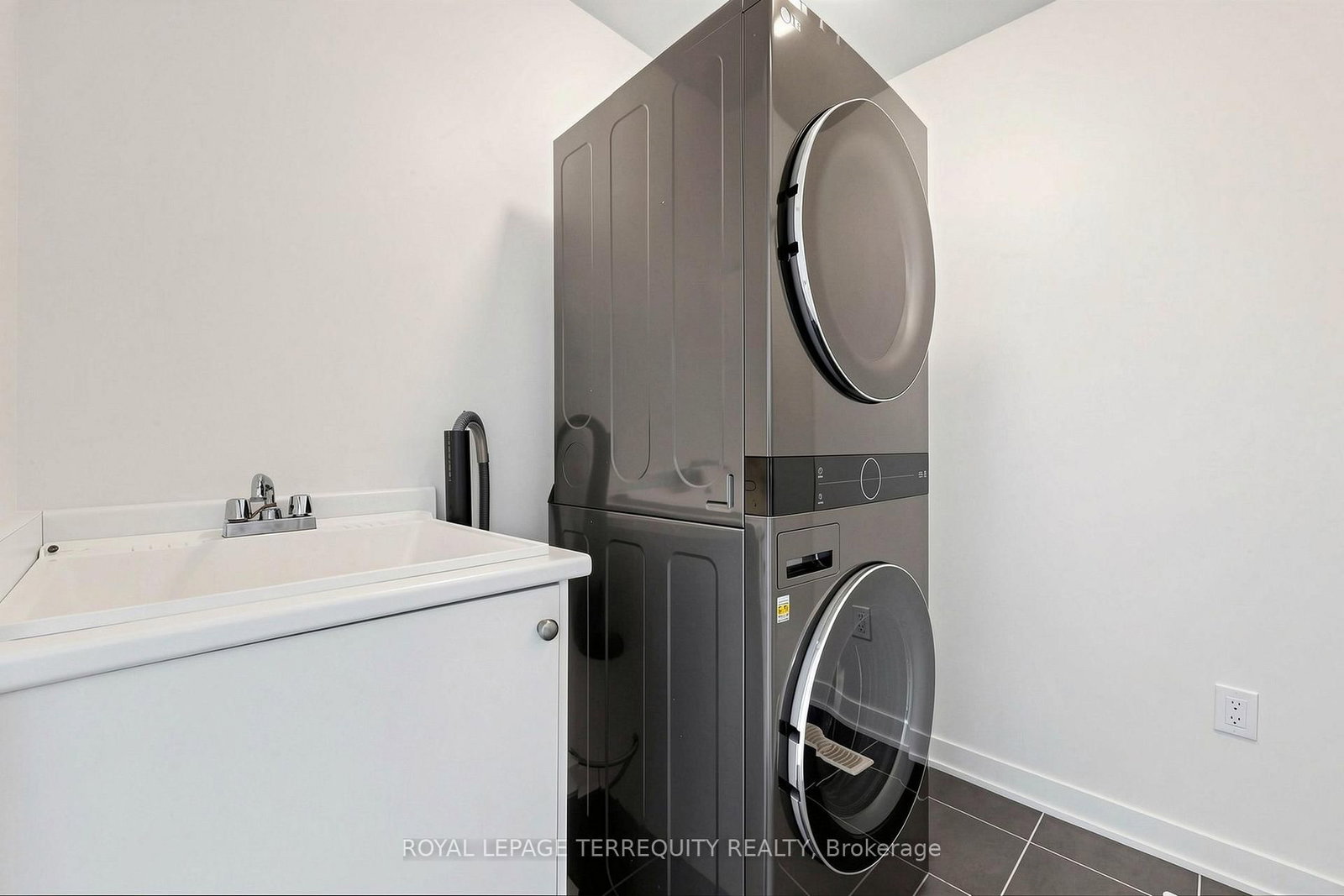 1456 Rose Way • Milton, ON photo 38