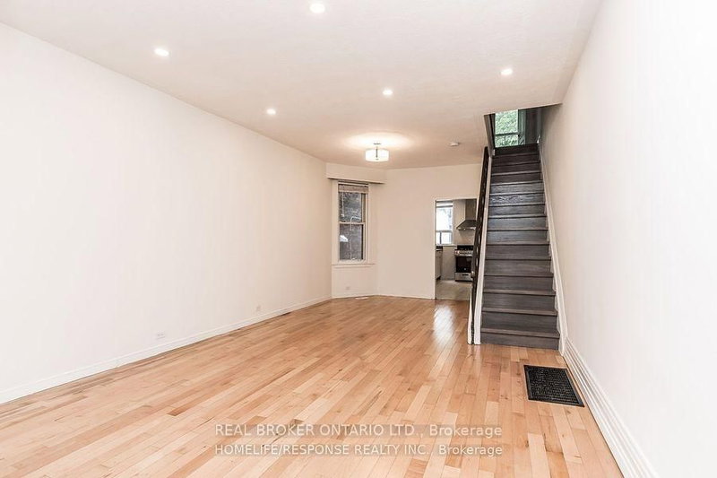 Upper - 20 Golden Avenue W