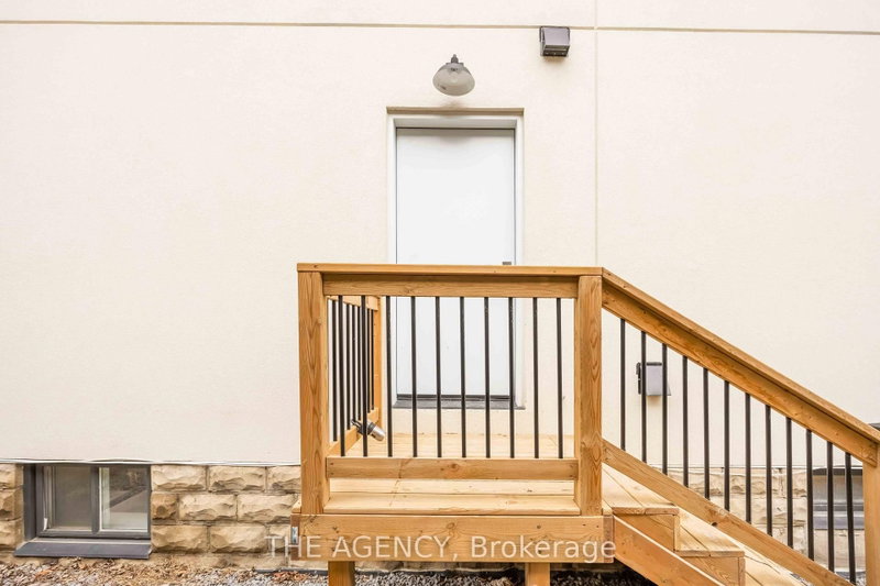 D - 2508 Lakeshore Boulevard