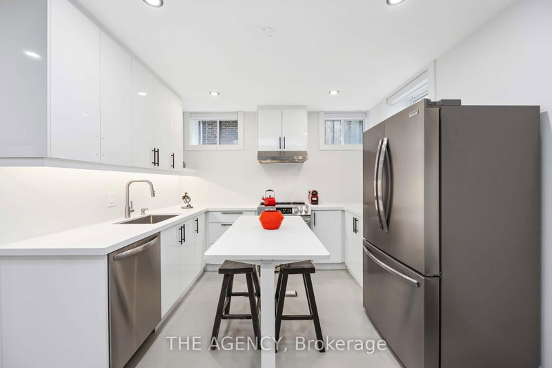 D - 2508 Lakeshore Boulevard
