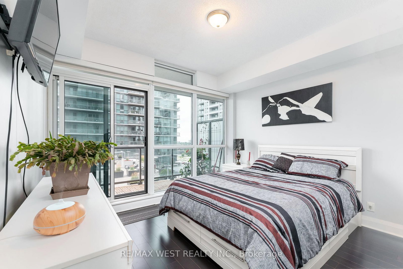 1185 The Queensway • #710 • Toronto, ON photo 17
