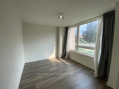 3060 Ernest Appelbe Boulevard • Oakville, ON photo 8