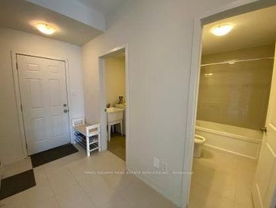 3060 Ernest Appelbe Boulevard • Oakville, ON photo 9
