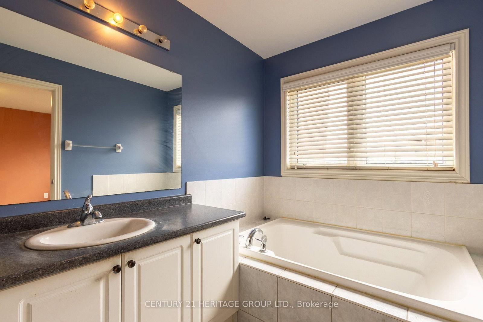 11 Pendulum Circle • Brampton, ON photo 13