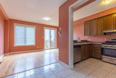11 Pendulum Circle • Brampton, ON photo 4