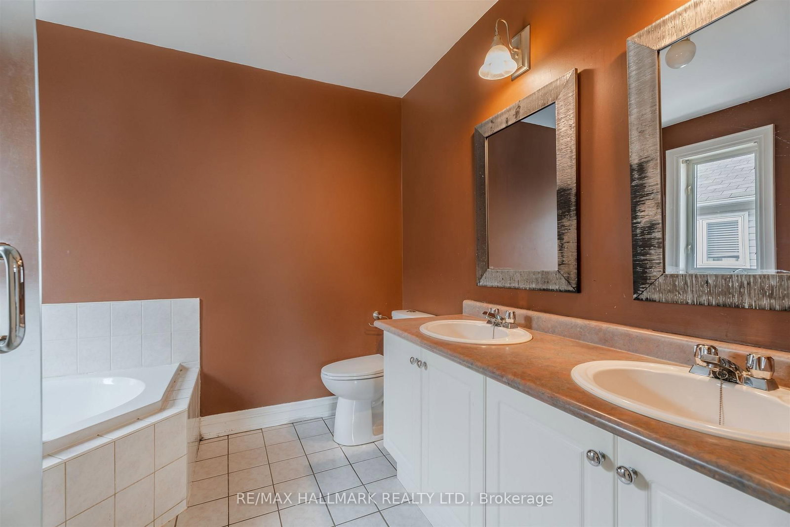 241 Featherstone Road • Milton, ON photo 16