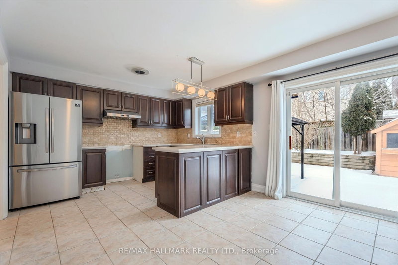 241 Featherstone Milton,ON L9T 7C3 — Photo 6