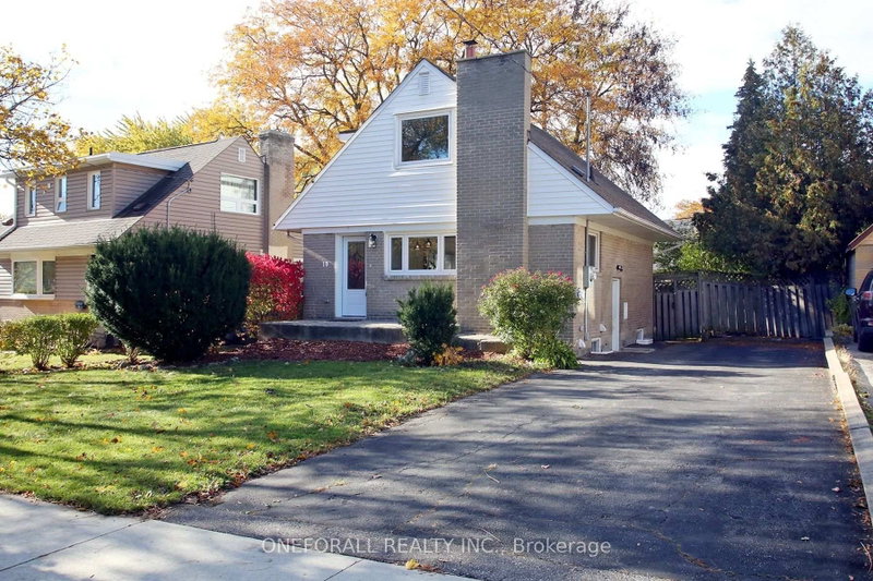 Main Floor & 2nd floor - 10 Esmond Crescent