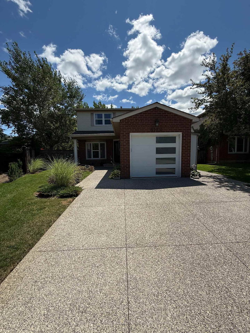 3122 Sandcliffe Court