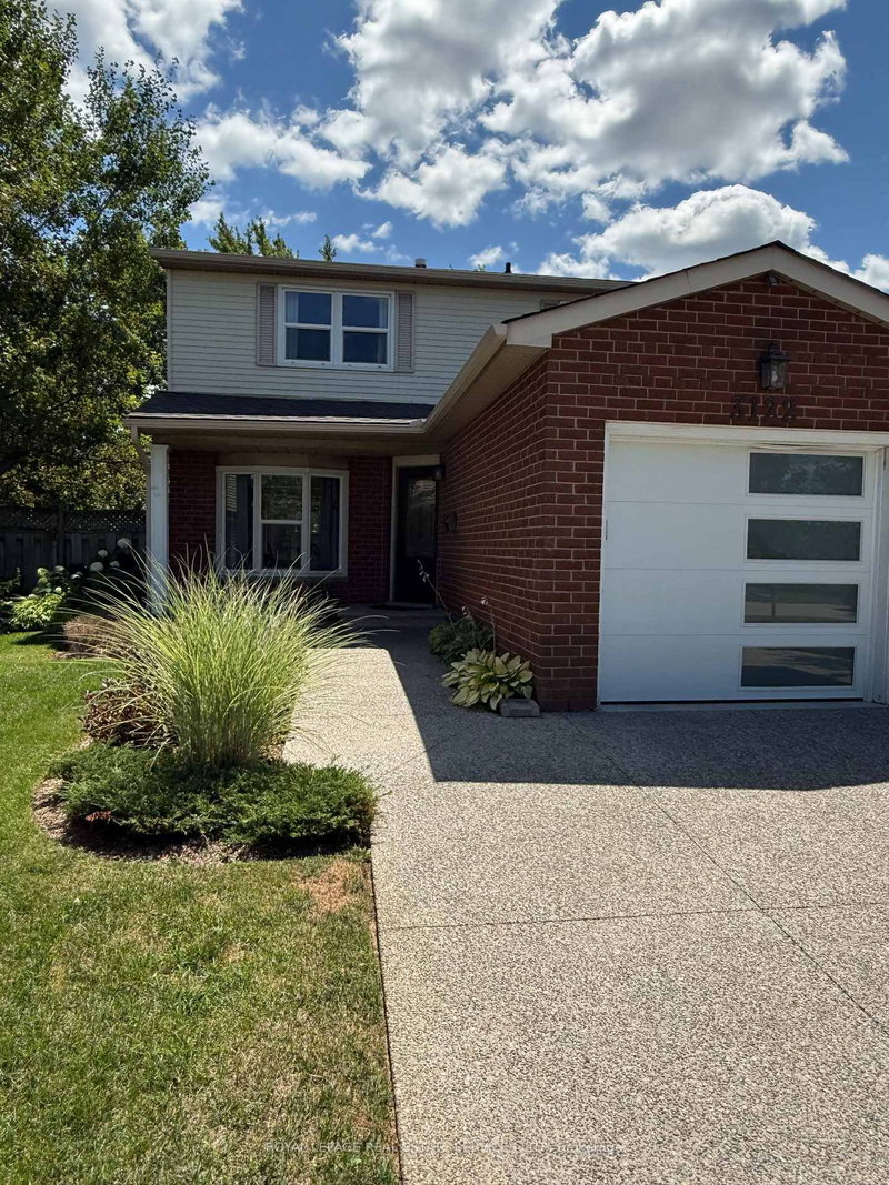 3122 Sandcliffe Court