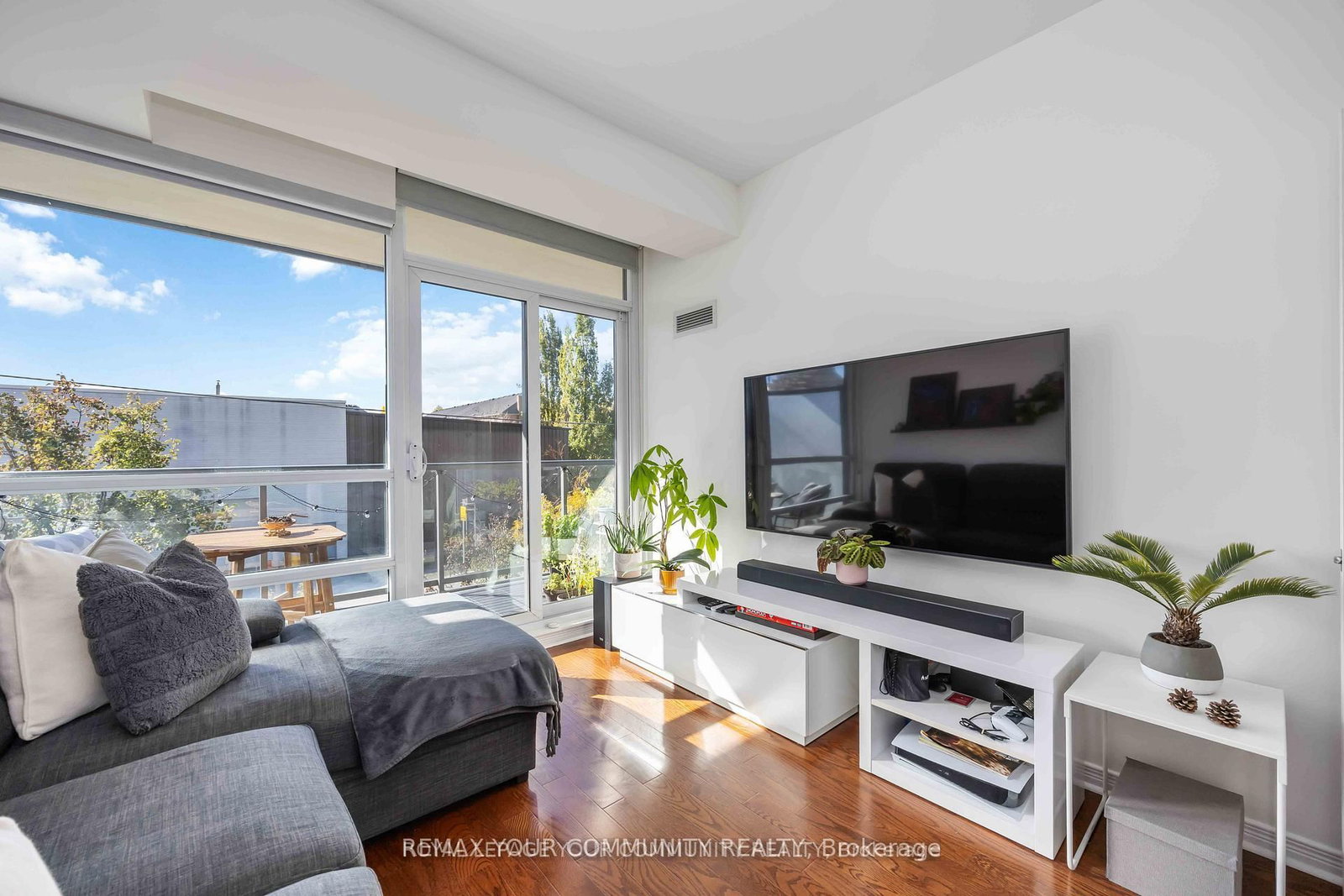 15 Legion Road • #102 • Toronto, ON photo 25