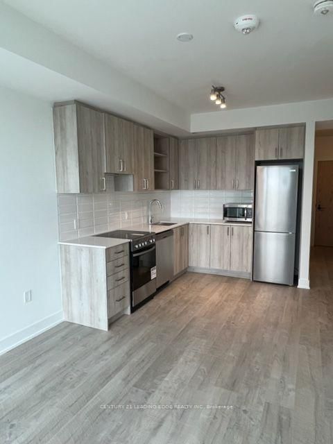 421 - 50 GEORGE BUTCHART Drive