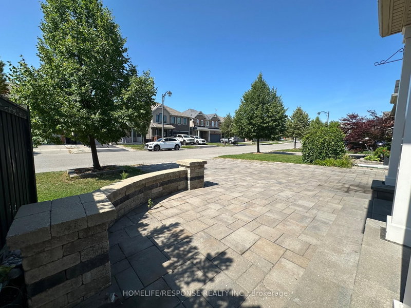 UPPER LEVEL - 398 MCJANNETT Avenue
