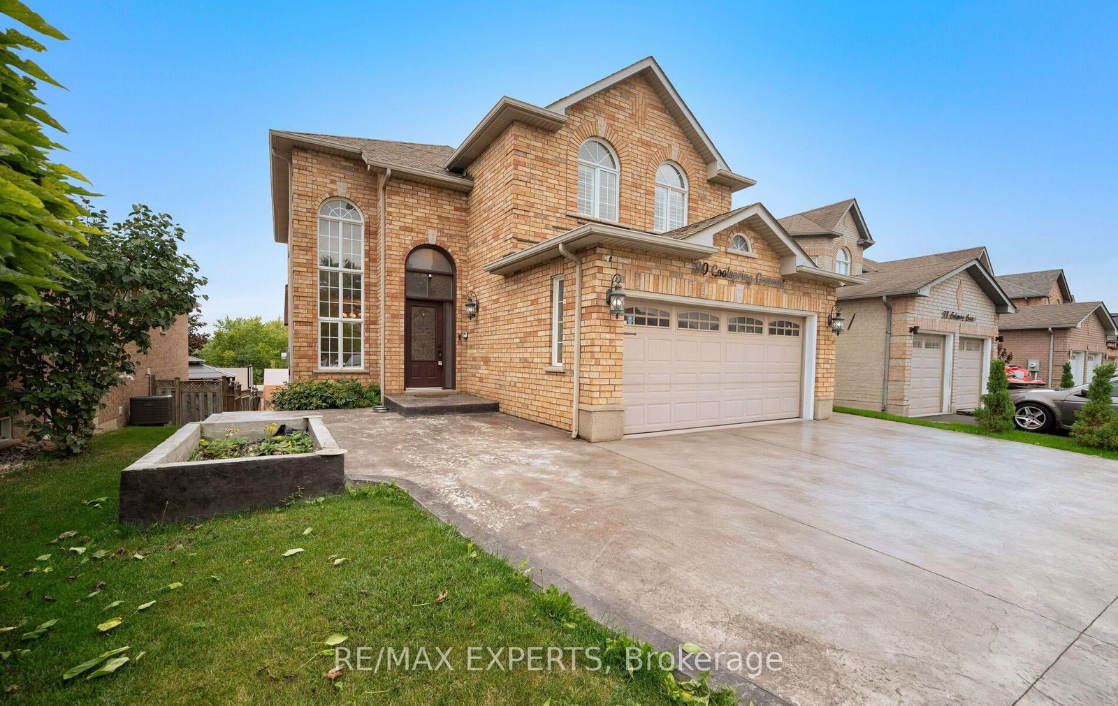 90 Coolspring Crescent • Caledon, ON photo 3