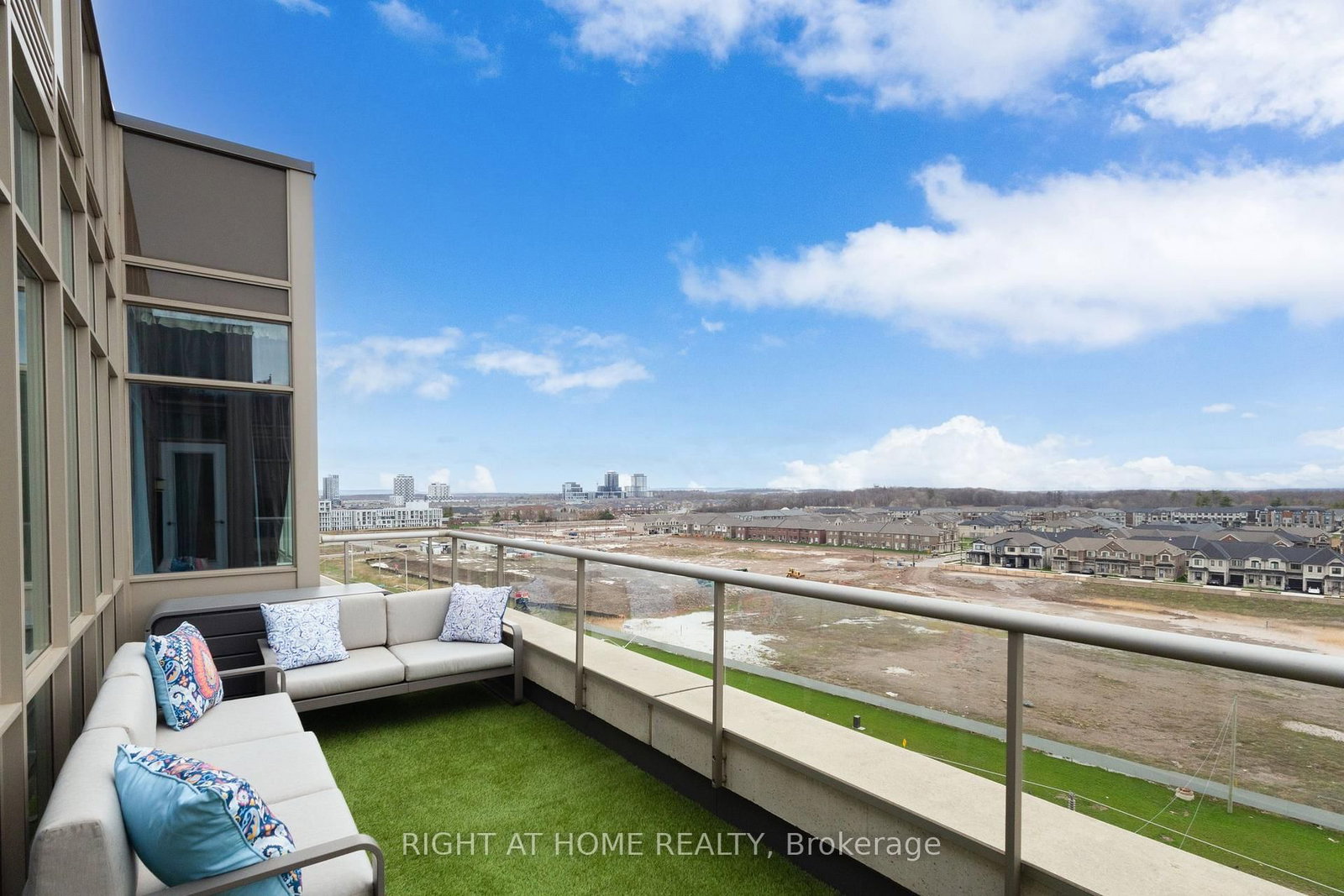 2480 Prince Michael Drive • #PH08 • Oakville, ON photo 29