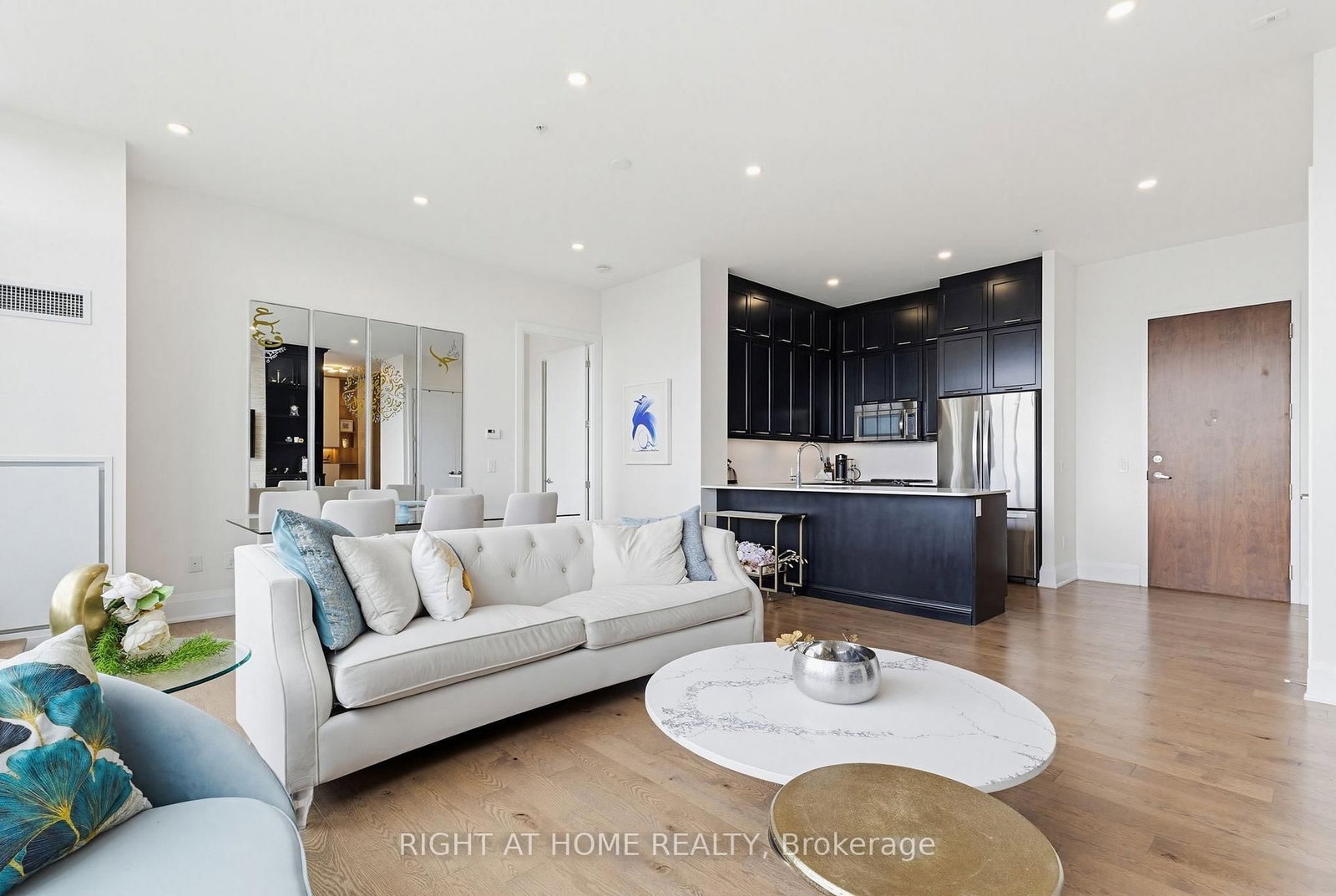 2480 Prince Michael Drive • #PH08 • Oakville, ON photo 9