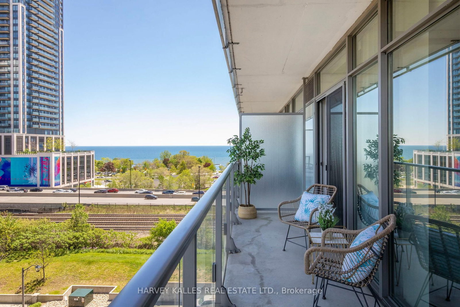 103 The Queensway • #701 • Toronto, ON photo 18