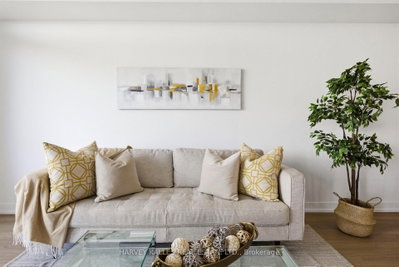 103 The Queensway • #701 • Toronto, ON photo 2