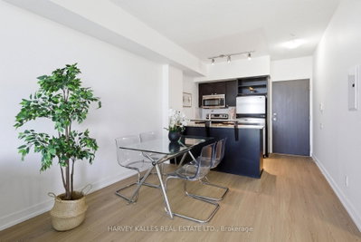 103 The Queensway • #701 • Toronto, ON photo 6