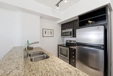 103 The Queensway • #701 • Toronto, ON photo 9