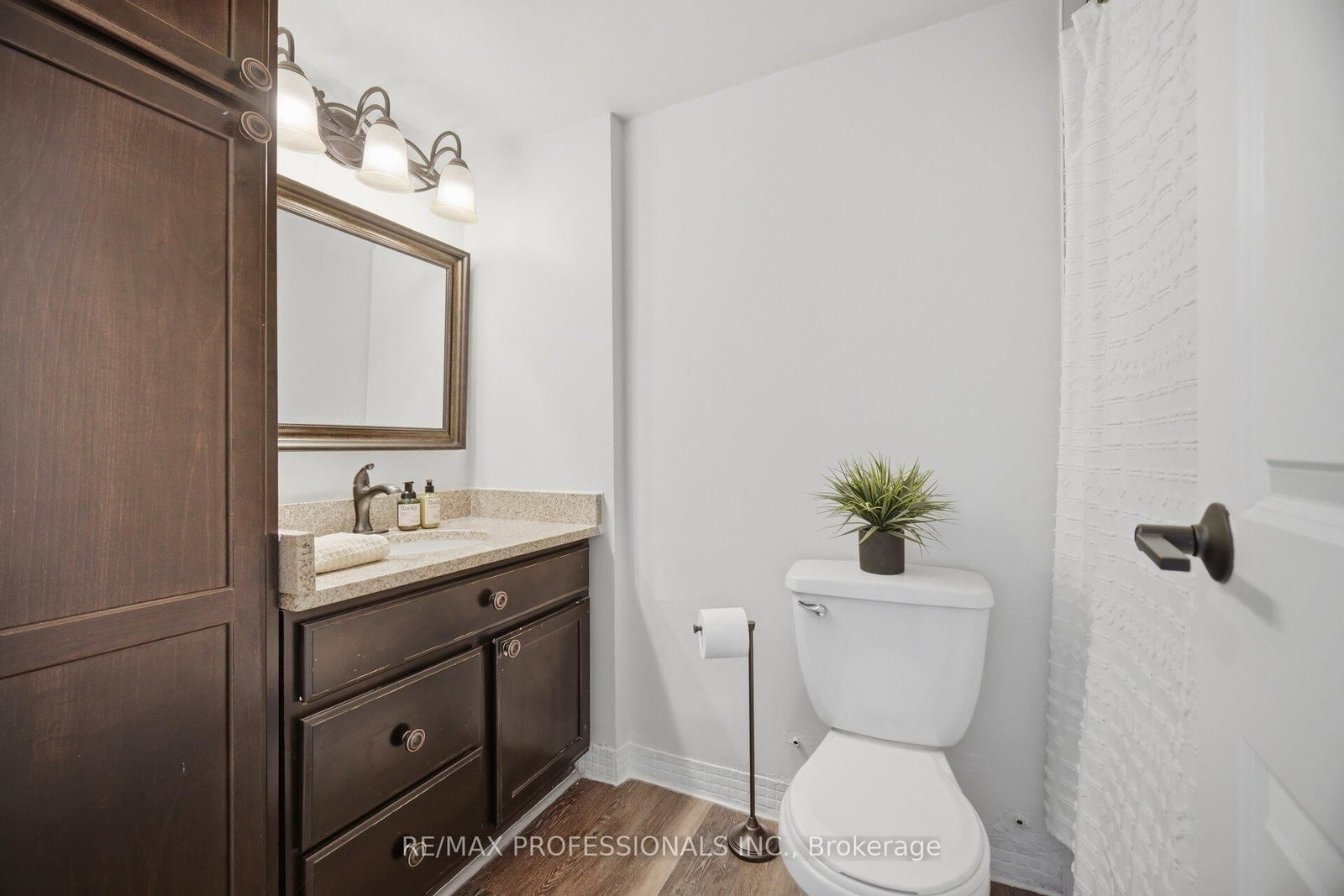 15 La Rose Avenue • #902 • Toronto, ON photo 18