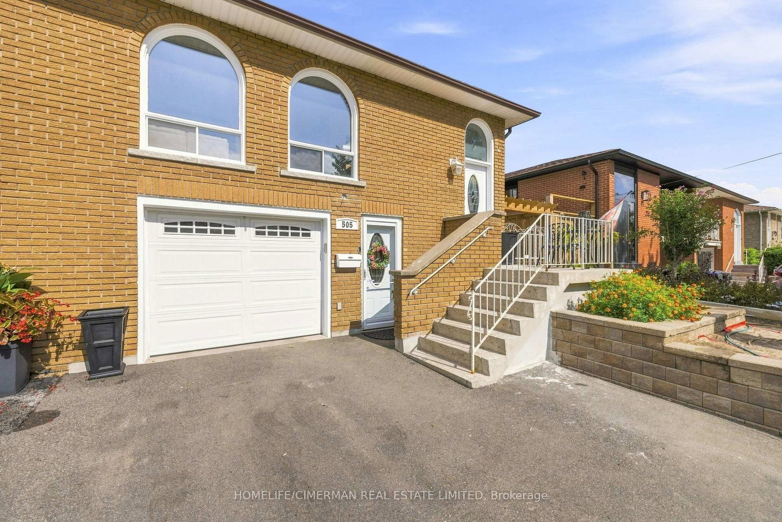 505 Appledore Crescent • Mississauga, ON photo 3