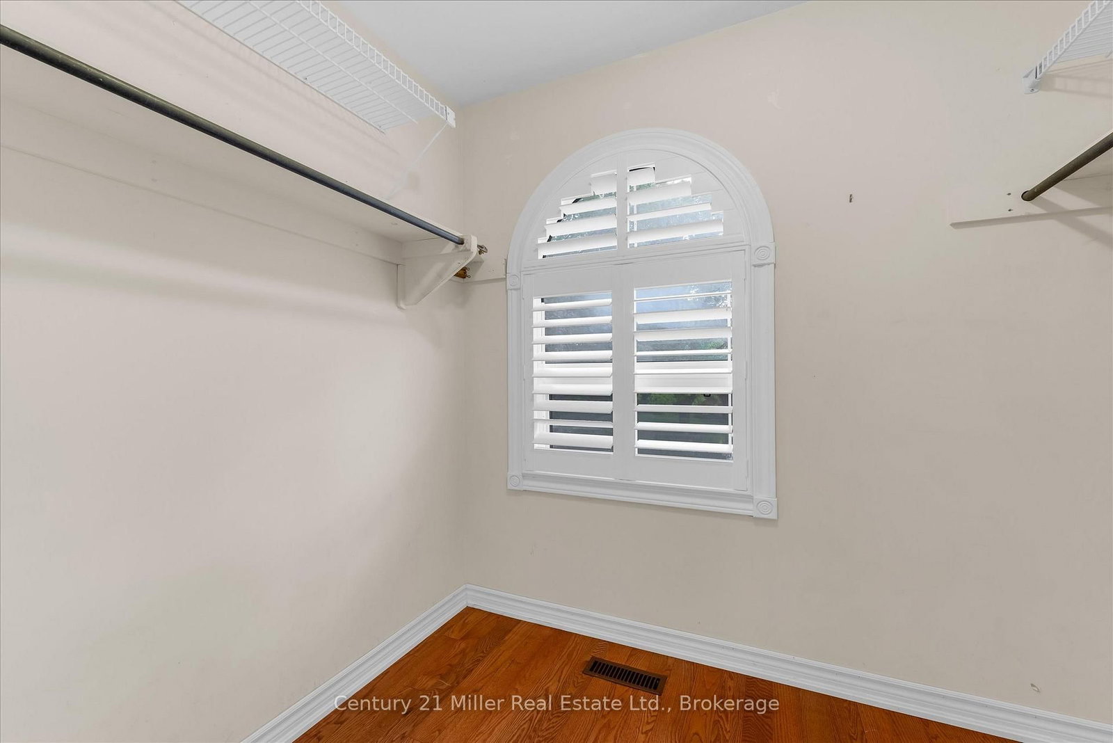 1482 Caulder Drive • Oakville, ON photo 34