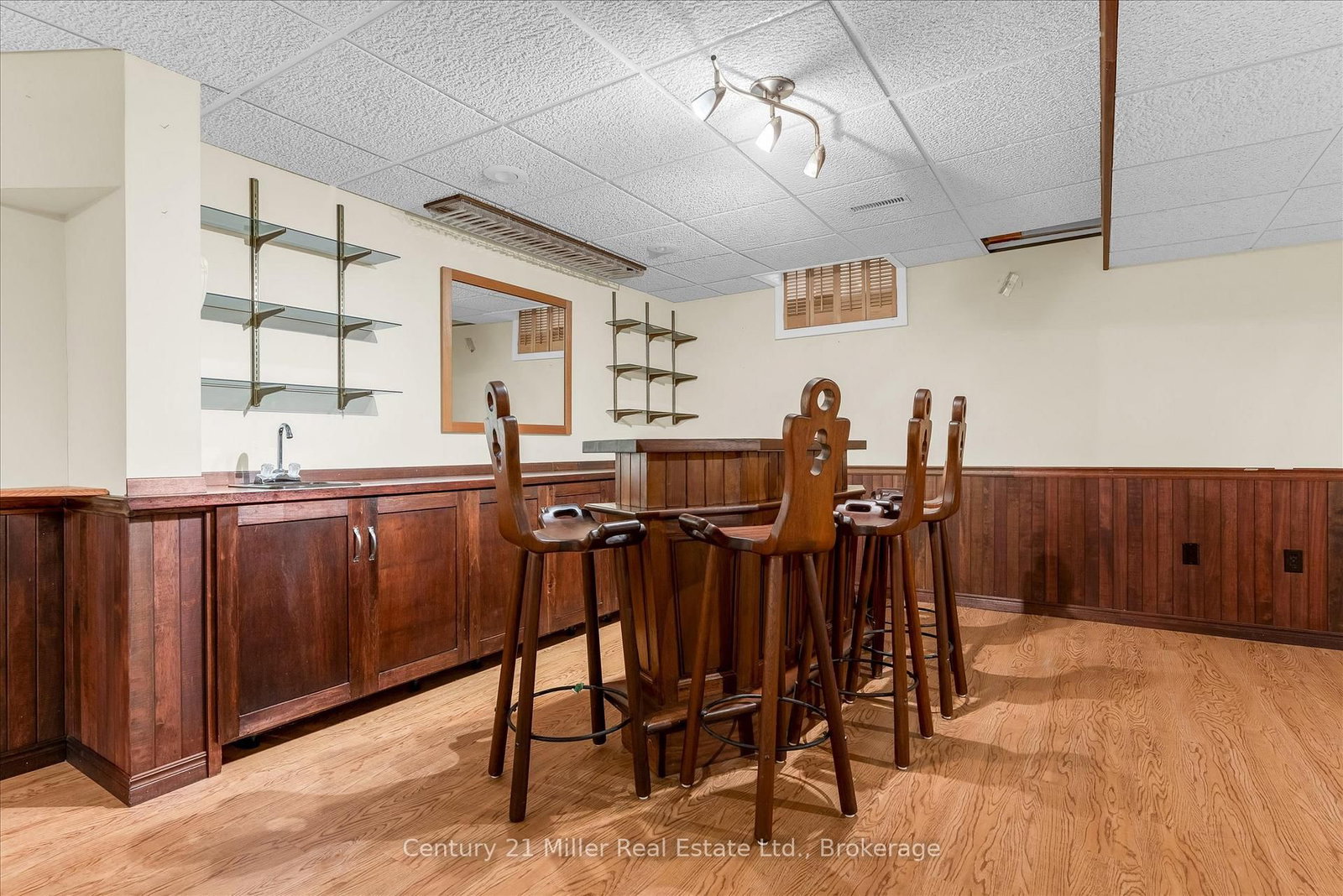 1482 Caulder Drive • Oakville, ON photo 37