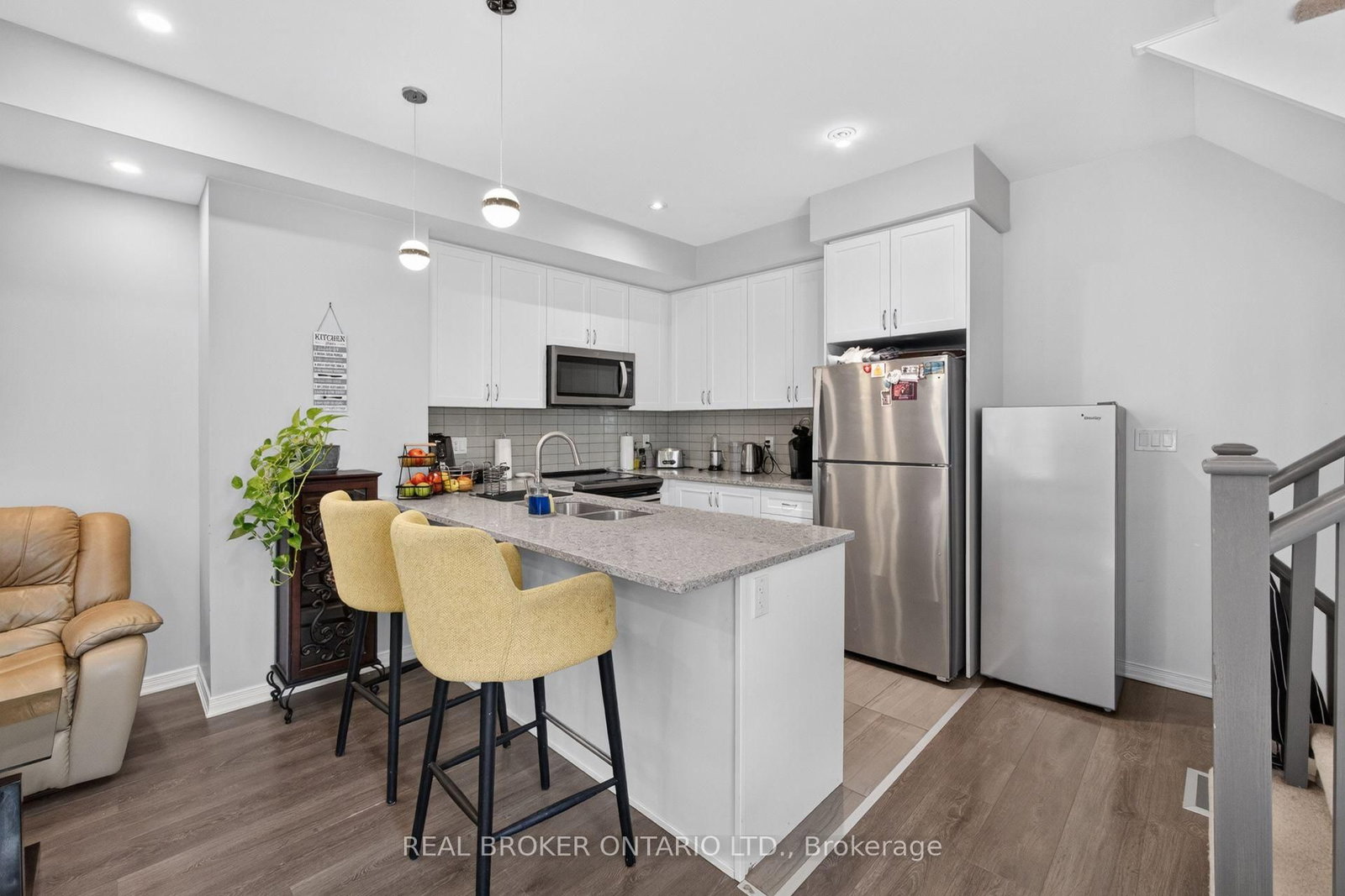 35 Applewood Lane • #63 • Toronto, ON photo 9