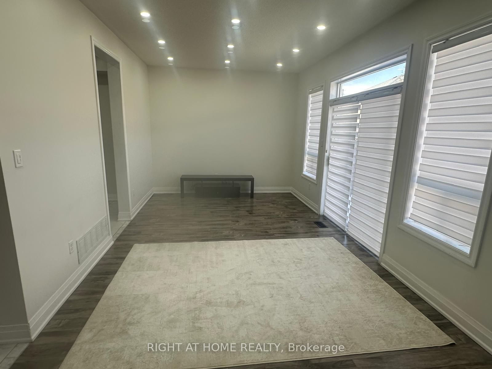 1015 Mccuaig Milton,ON L9T 6S4 — Photo 7