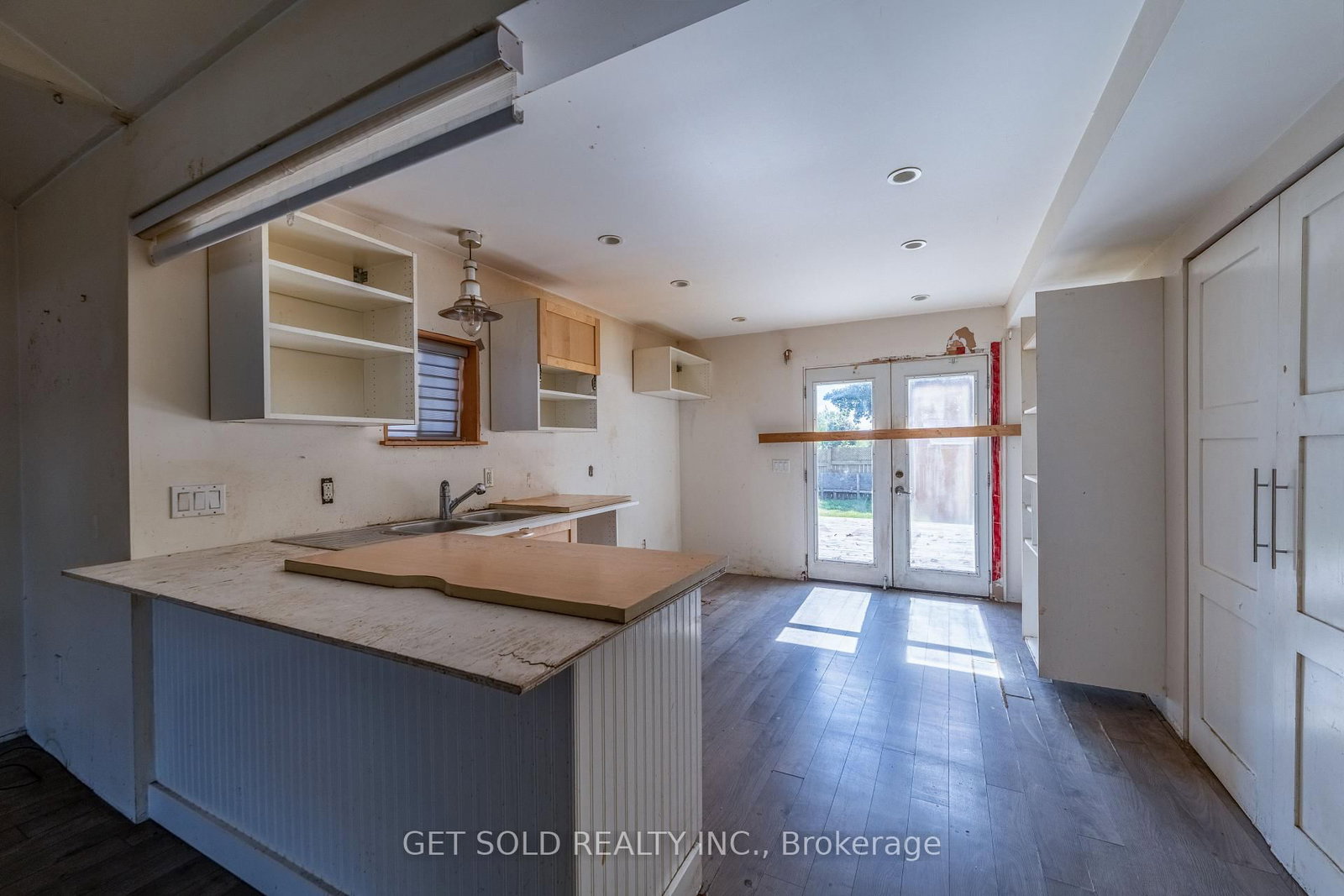 12 Vimy Street • Halton Hills, ON photo 8