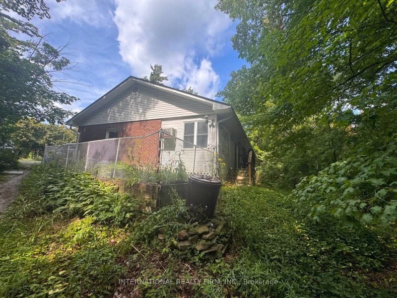 11382 Seventeen Side Road