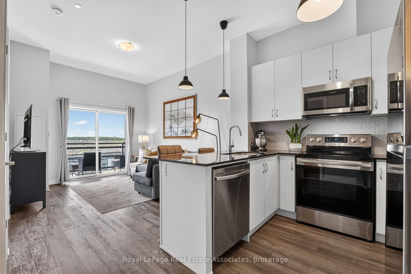 636 - 102 Grovewood Common