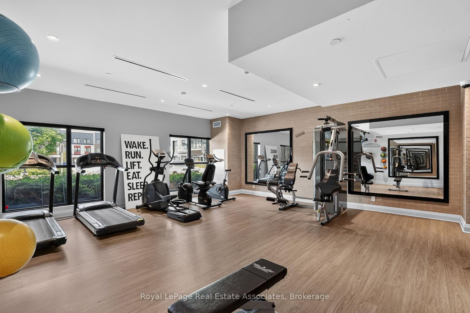 102 Grovewood Common • #636 • Oakville, ON photo 31