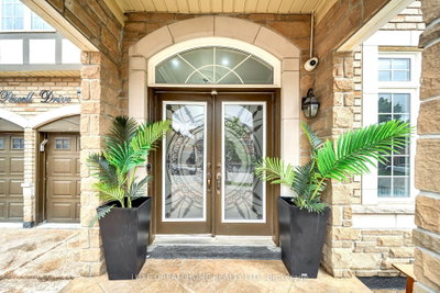 16 Powell Drive E • Brampton, ON photo 2
