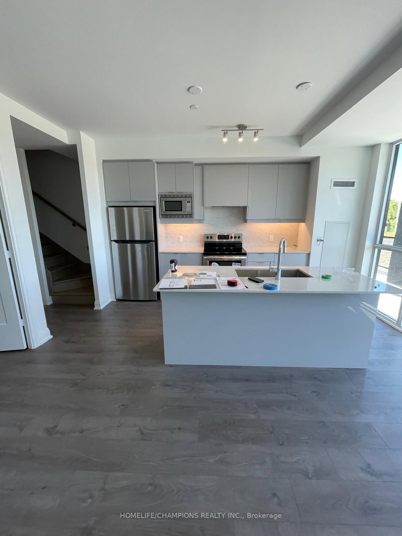 5 - 60 George Butchart Drive