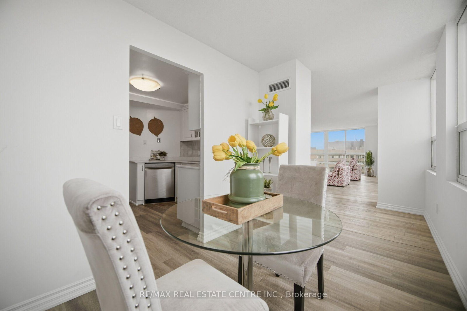3650 Kaneff Crescent • #2601 • Mississauga, ON photo 12
