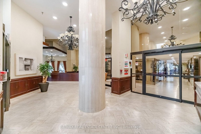 2601 - 3650 Kaneff Crescent