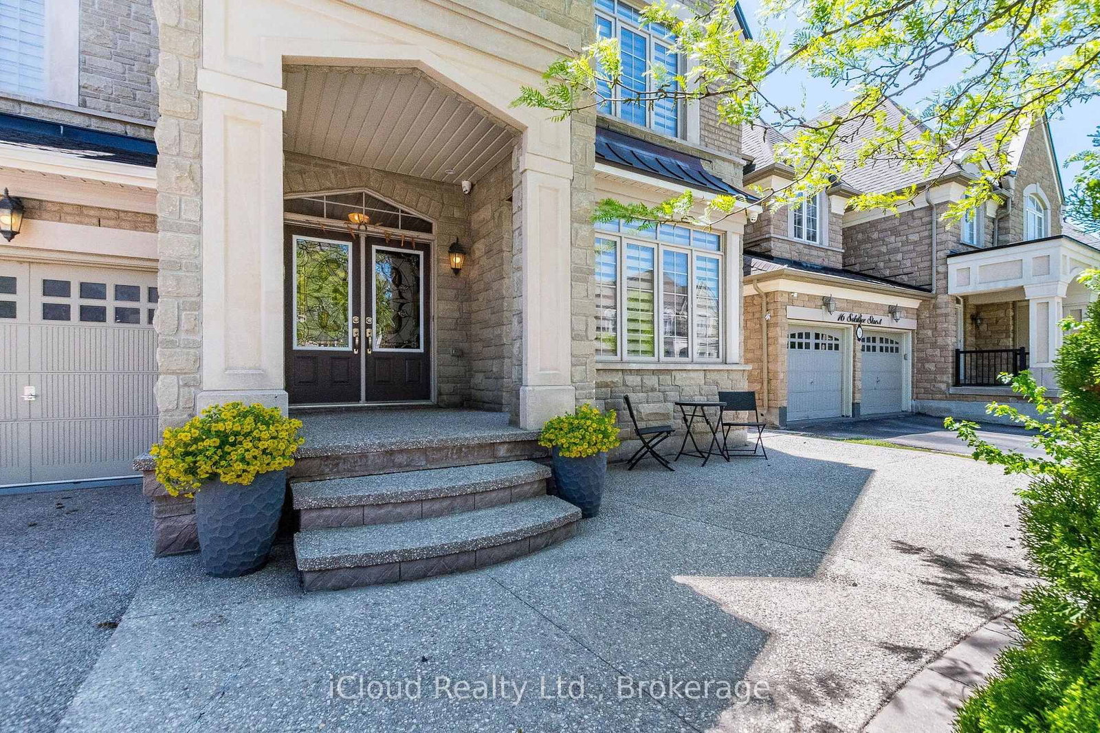 14 Solstice Street • Brampton, ON photo 3